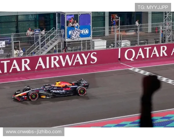 澳大利亚大奖赛正赛:维斯塔潘杆位发车领跑全场夺冠